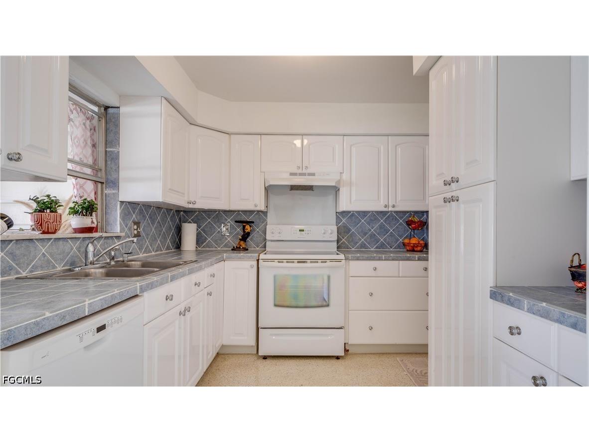 3520 SE 3rd Place Cape Coral FL 33904 2026018538 image11