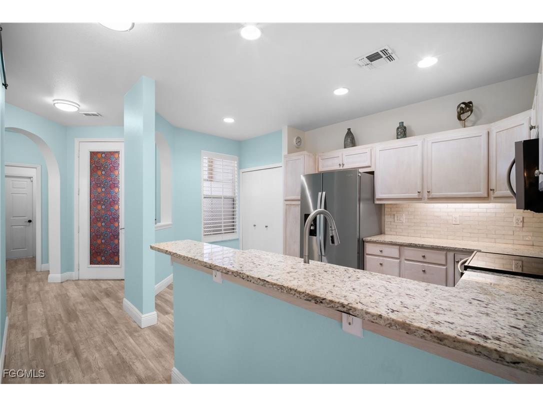 3525 Arclight Court Fort Myers FL 33916 2025020469 image9