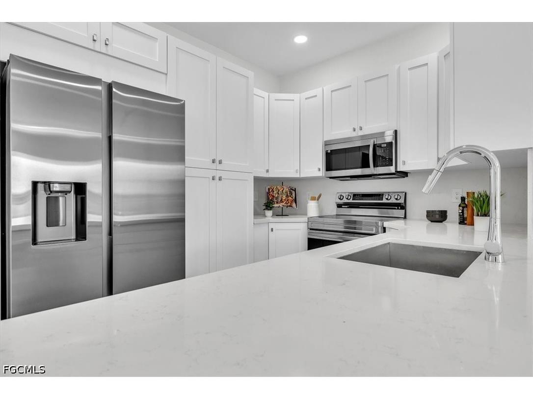 3527 Country Club Boulevard Cape Coral FL 33904 2026015650 image10