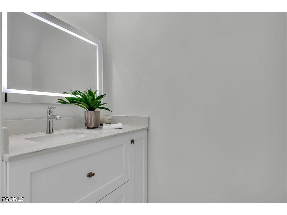 3527 Country Club Boulevard Cape Coral FL 33904 2026015650 image17