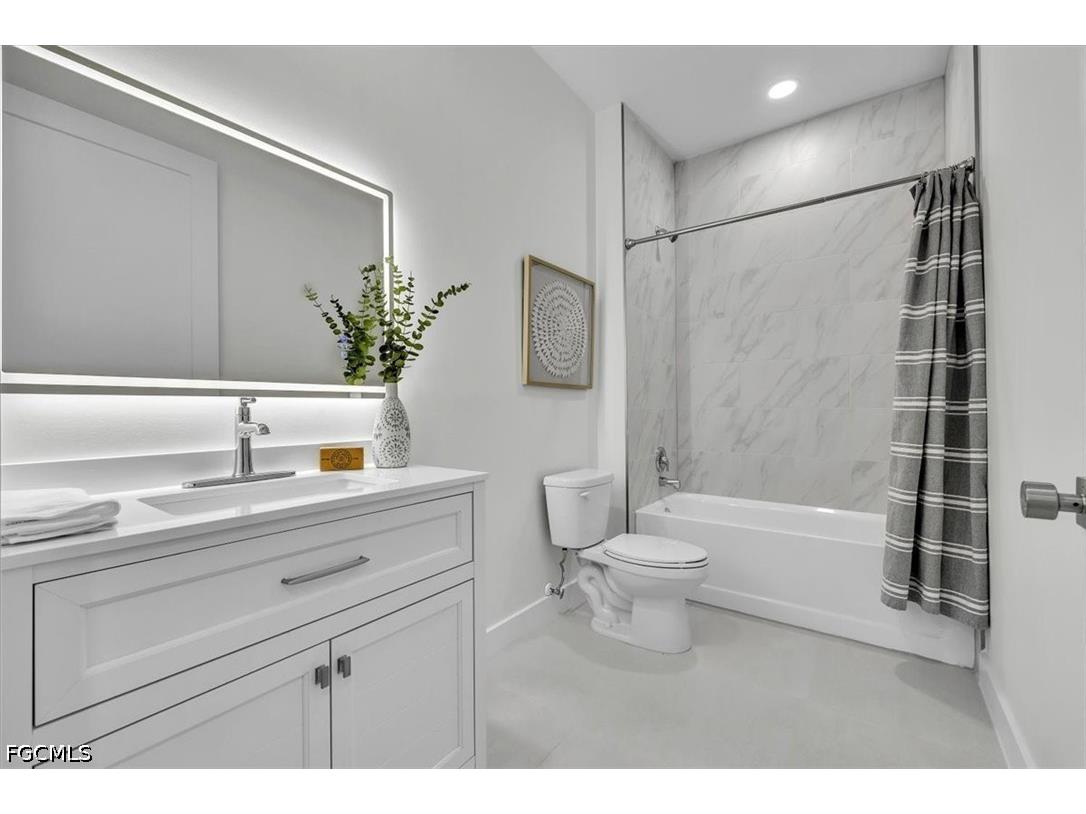 3527 Country Club Boulevard Cape Coral FL 33904 2026015650 image33