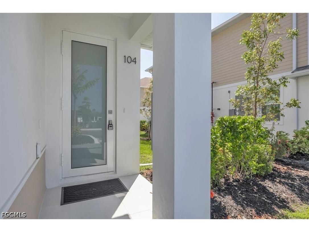 3527 Country Club Boulevard Cape Coral FL 33904 2026015650 image7