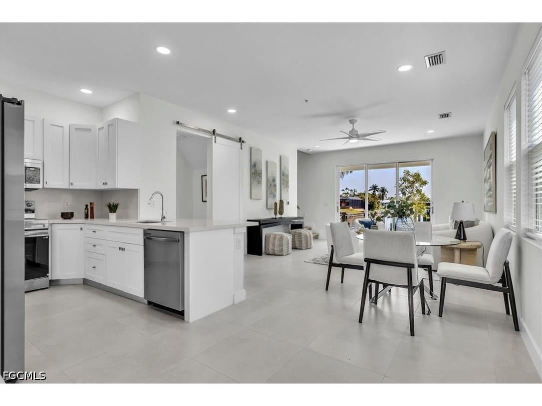 3527 Country Club Boulevard Cape Coral FL 33904 2026015650 image9