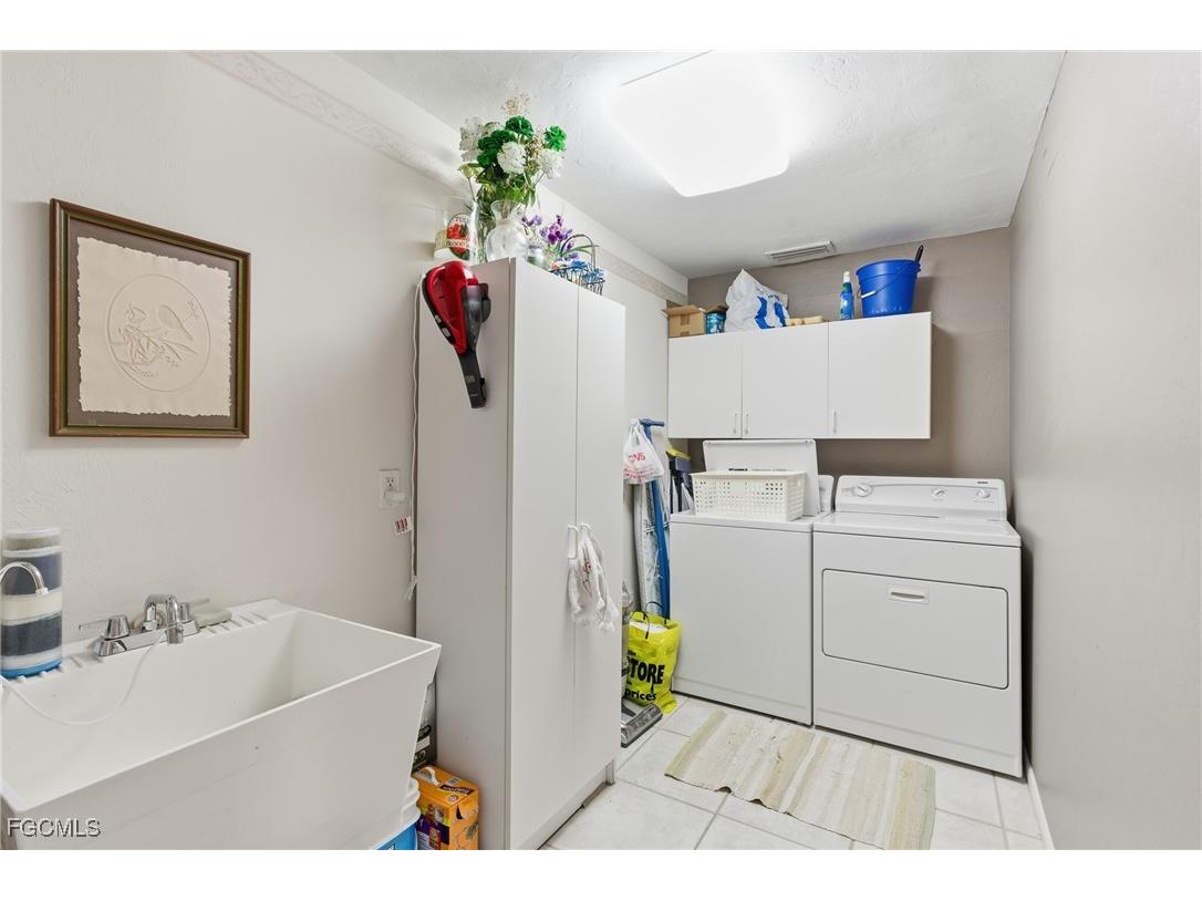 3527 SE 22nd Place Cape Coral FL 33904 2025019881 image18