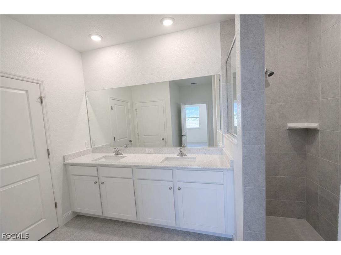 3529 NW 41st Place Cape Coral FL 33993 2025025154 image6