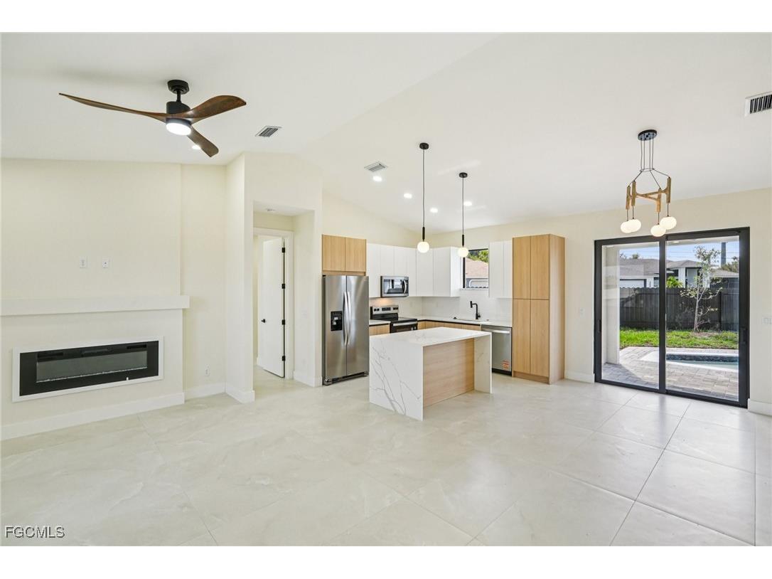 353 El Dorado Boulevard S Cape Coral FL 33991 2025000790 image10