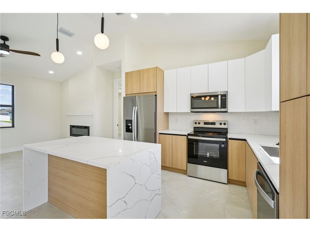 353 El Dorado Boulevard S Cape Coral FL 33991 2025000790 image12