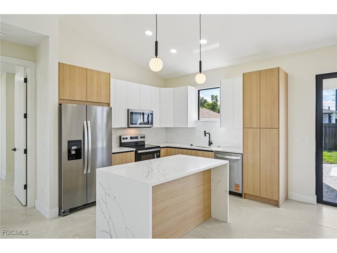 353 El Dorado Boulevard S Cape Coral FL 33991 2025000790 image13