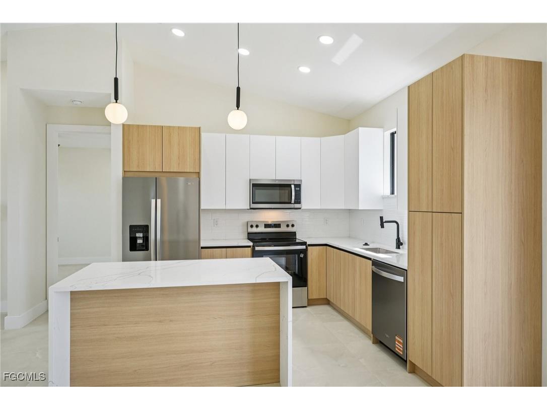 353 El Dorado Boulevard S Cape Coral FL 33991 2025000790 image14