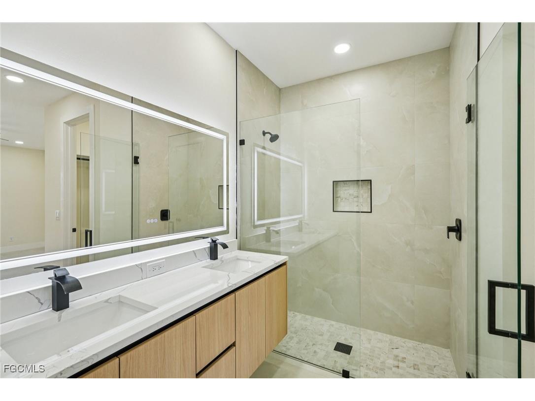 353 El Dorado Boulevard S Cape Coral FL 33991 2025000790 image26