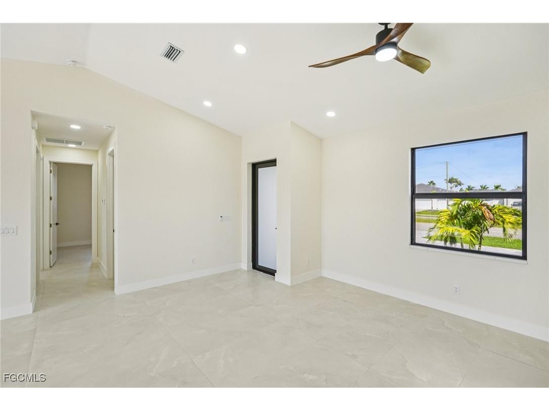 353 El Dorado Boulevard S Cape Coral FL 33991 2025000790 image28