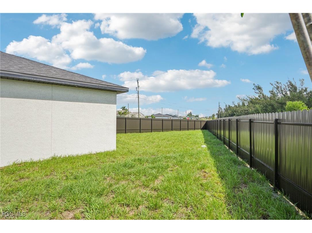 353 El Dorado Boulevard S Cape Coral FL 33991 2025000790 image35