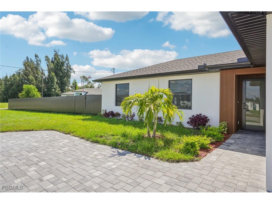 353 El Dorado Boulevard S Cape Coral FL 33991 2025000790 image5