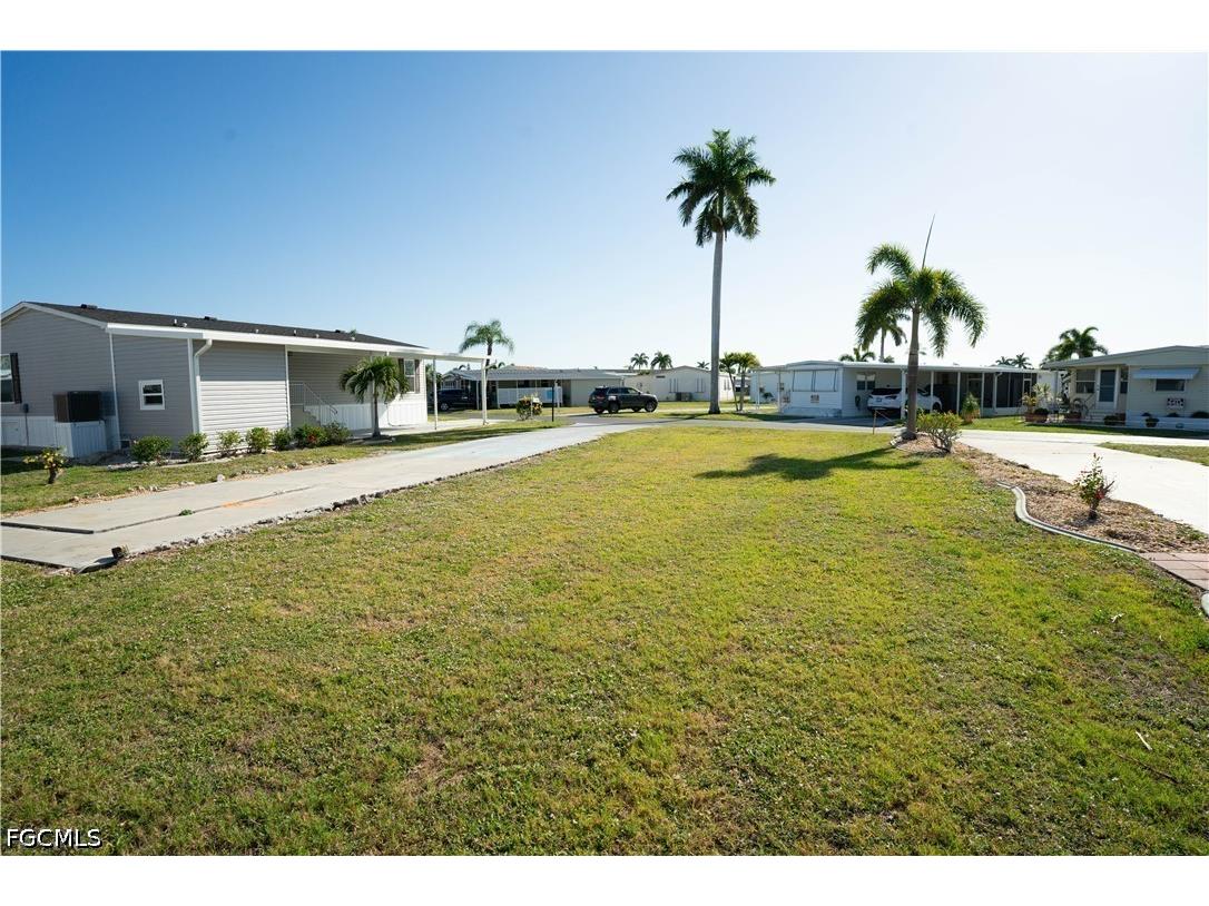 353 Mattie Avenue Fort Myers FL 33908 2026017642 image3