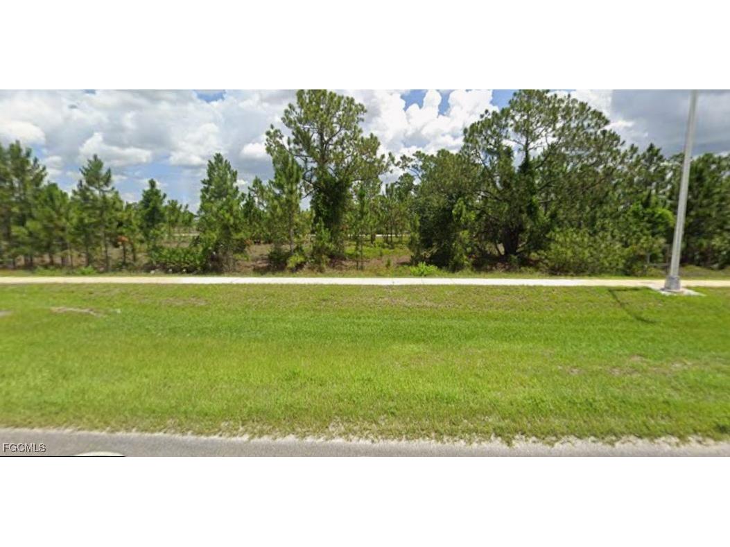 3530 Meadow Road Lehigh Acres FL 33974 2025024944 image4