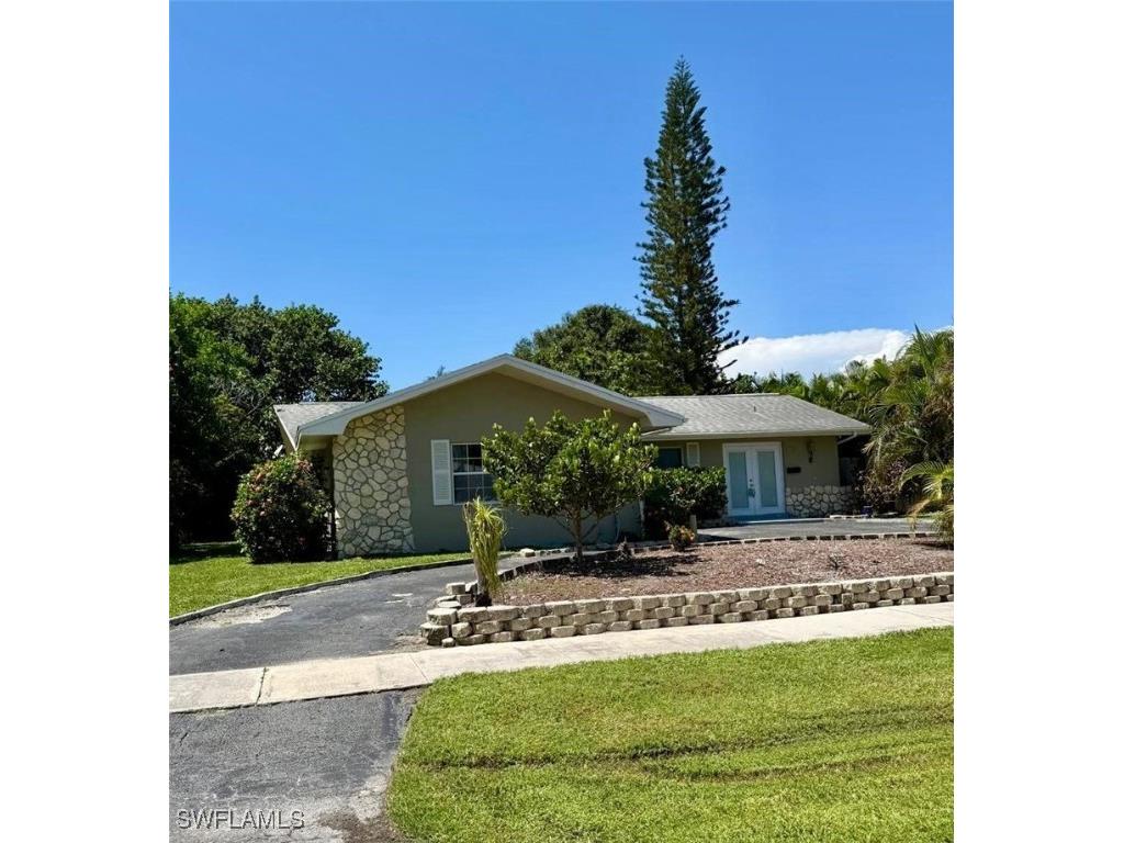 3530 Santiago Way Naples FL 34105 225065426 image1