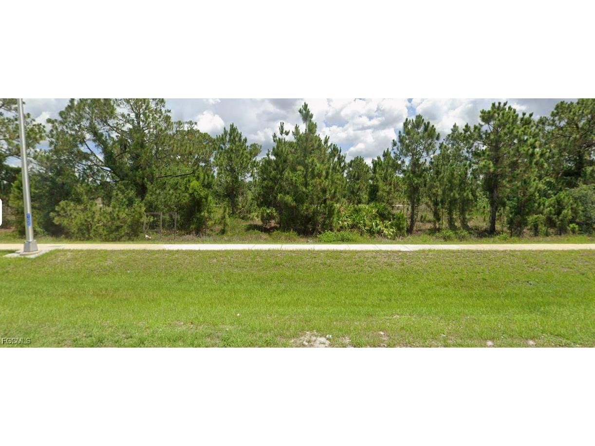 3534 Meadow Road Lehigh Acres FL 33974 2025025000 image4