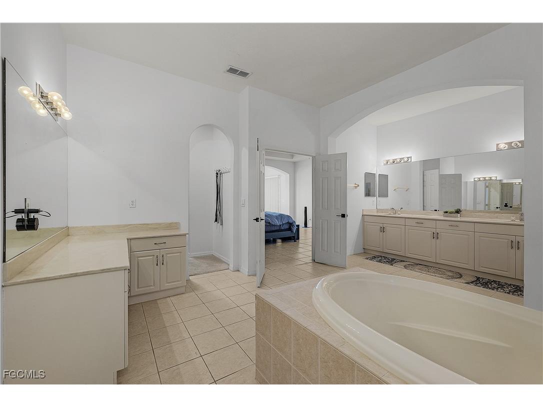 3536 Cherry Blossom Court #204 Estero FL 33928 2025017209 image20