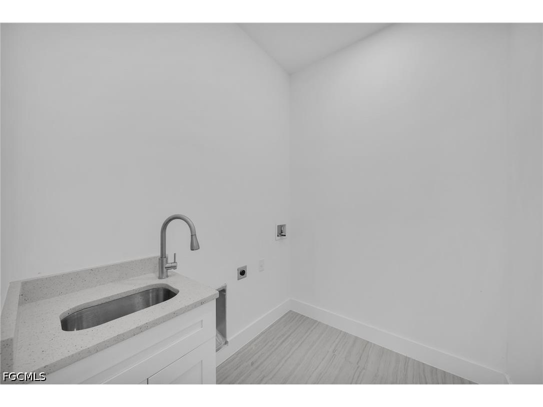 3539 NE 14th Place Cape Coral FL 33909 2026018571 image27