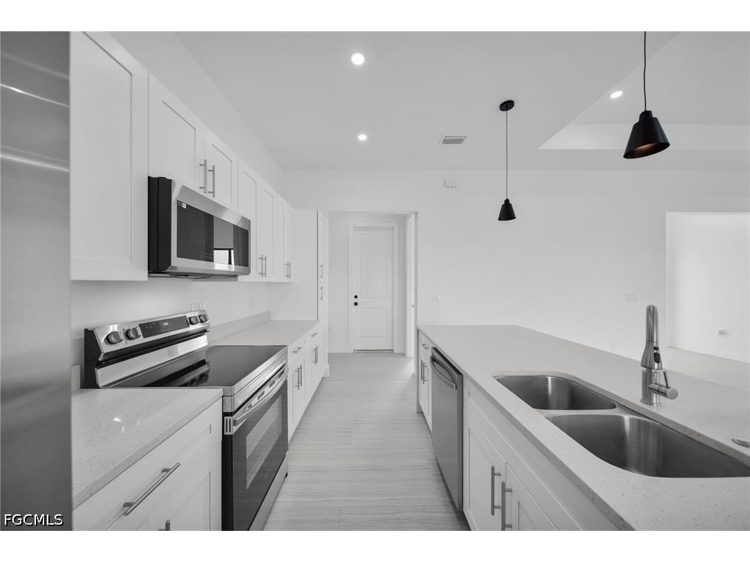 3539 NE 14th Place Cape Coral FL 33909 2026018571 image9