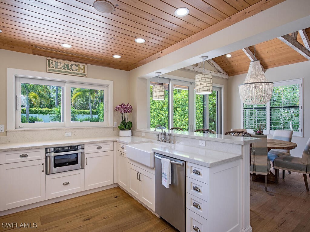 354 1st Avenue N Naples FL 34102 225075485 image7