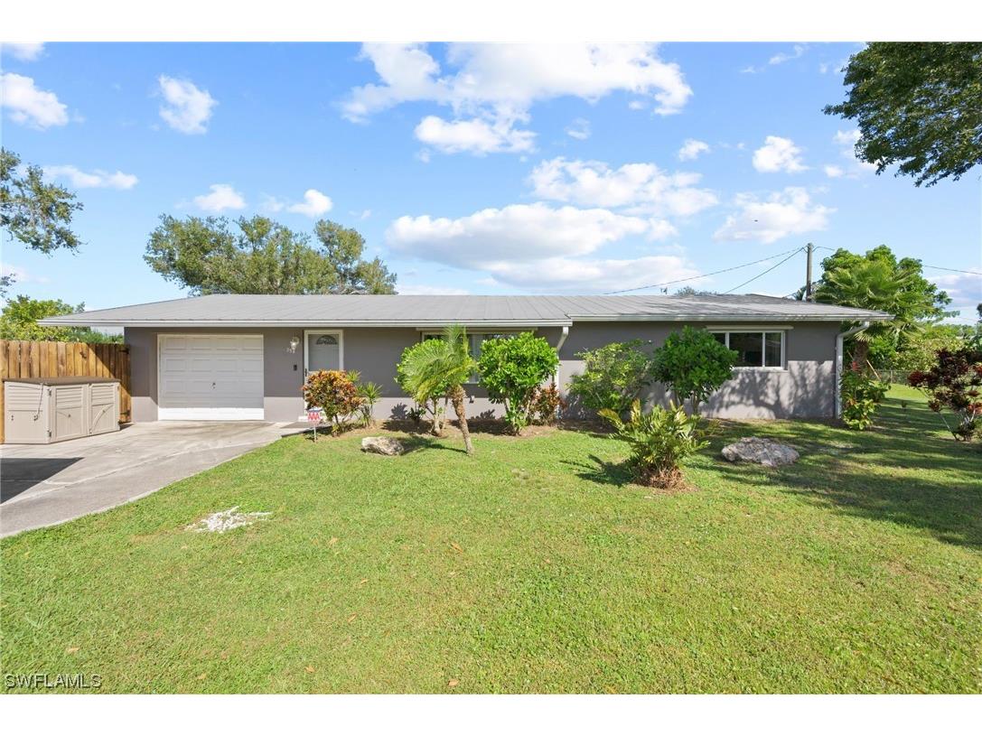 354 Park Lane Drive North Fort Myers FL 33917 223062566 image1