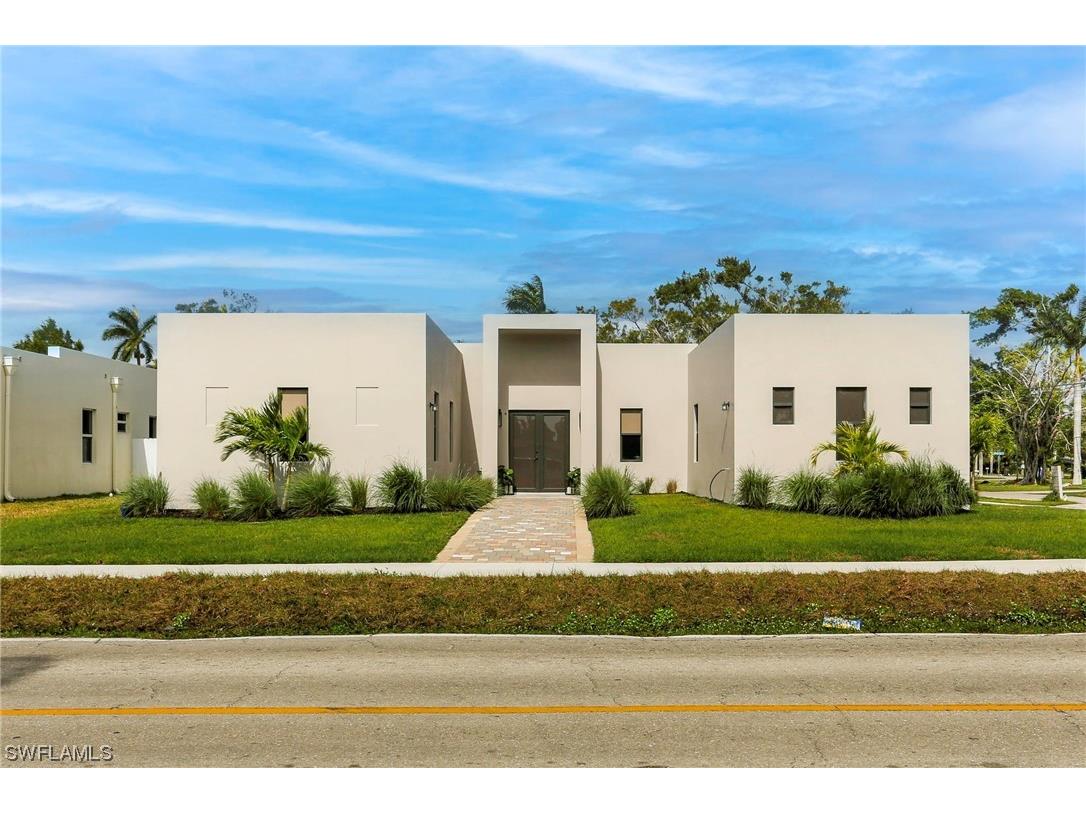 354 Van Buren Street Fort Myers FL 33916 224006943 image1