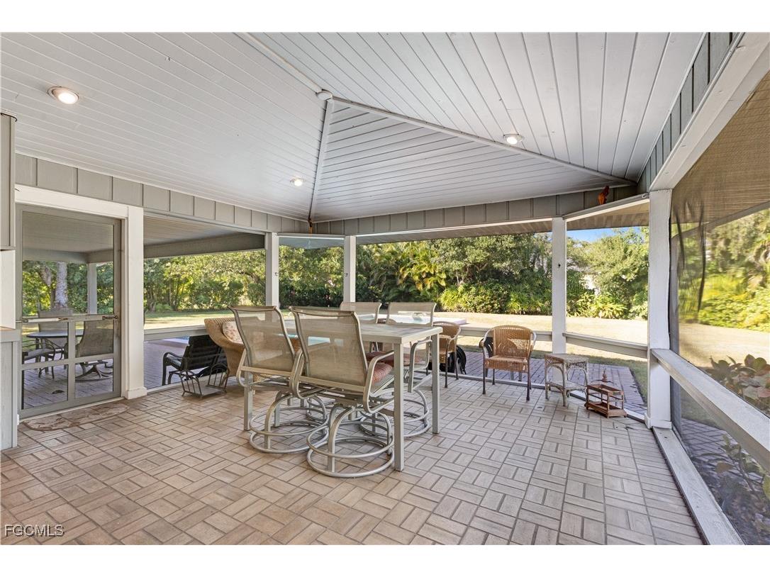 3540 Avocado Drive Fort Myers FL 33901 2025024220 image5