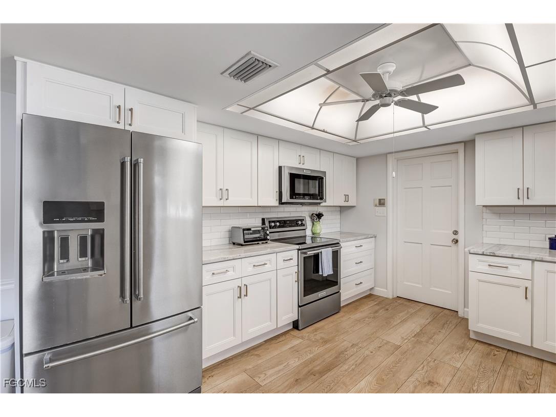 3540 Avocado Drive Fort Myers FL 33901 2025024220 image8