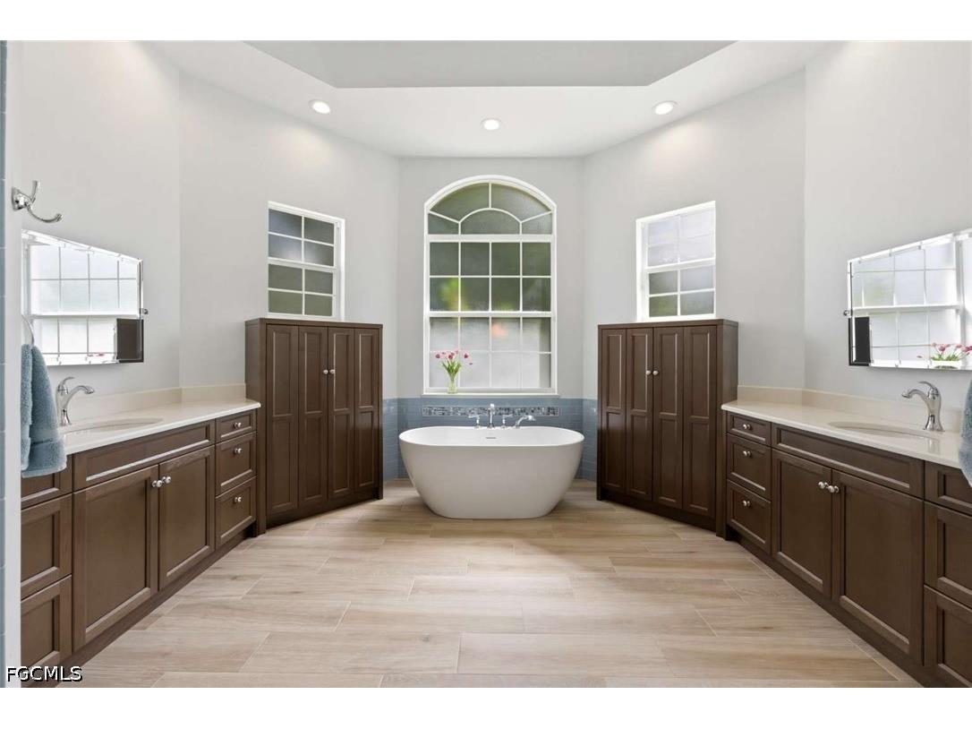 355 14th Avenue NE Naples FL 34120 2026015953 image12