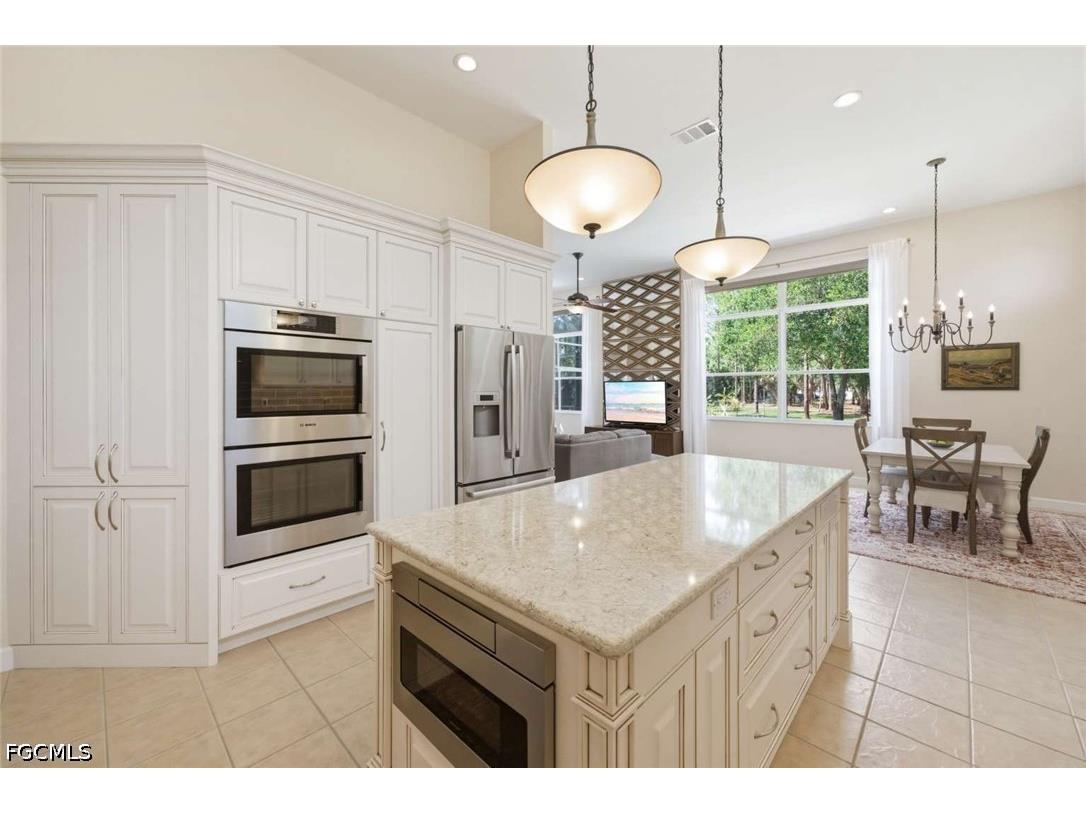 355 14th Avenue NE Naples FL 34120 2026015953 image5