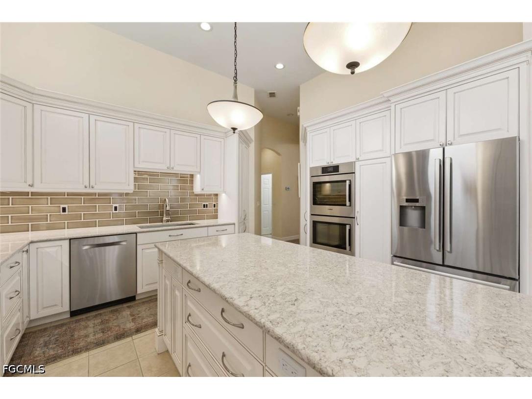 355 14th Avenue NE Naples FL 34120 2026015953 image8