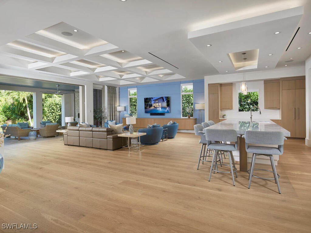 355 7th Avenue S Naples FL 34102 225073055 image2