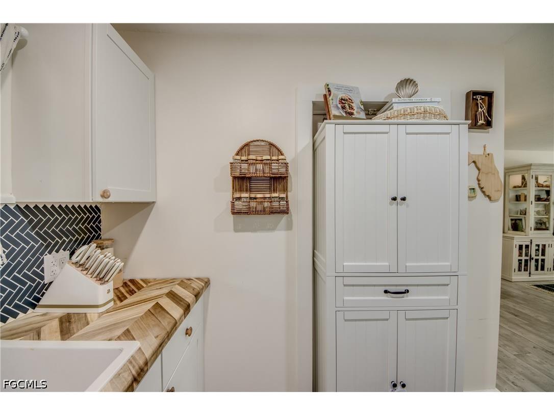 355 Donora Boulevard Fort Myers Beach FL 33931 2026018136 image10