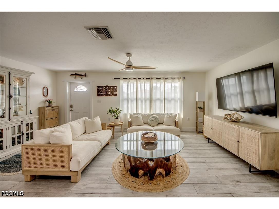 355 Donora Boulevard Fort Myers Beach FL 33931 2026018136 image3