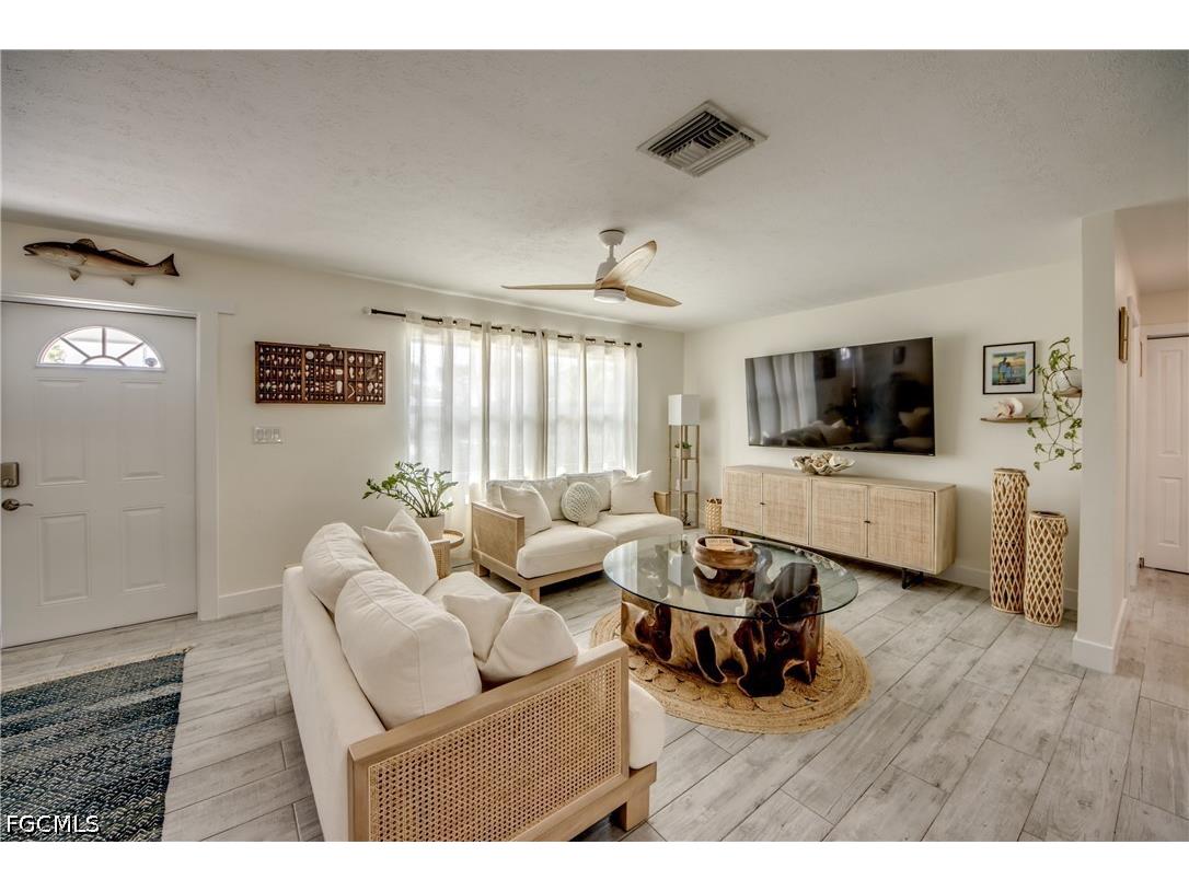 355 Donora Boulevard Fort Myers Beach FL 33931 2026018136 image5