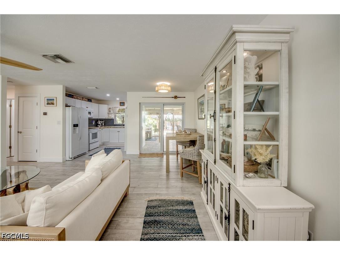355 Donora Boulevard Fort Myers Beach FL 33931 2026018136 image7