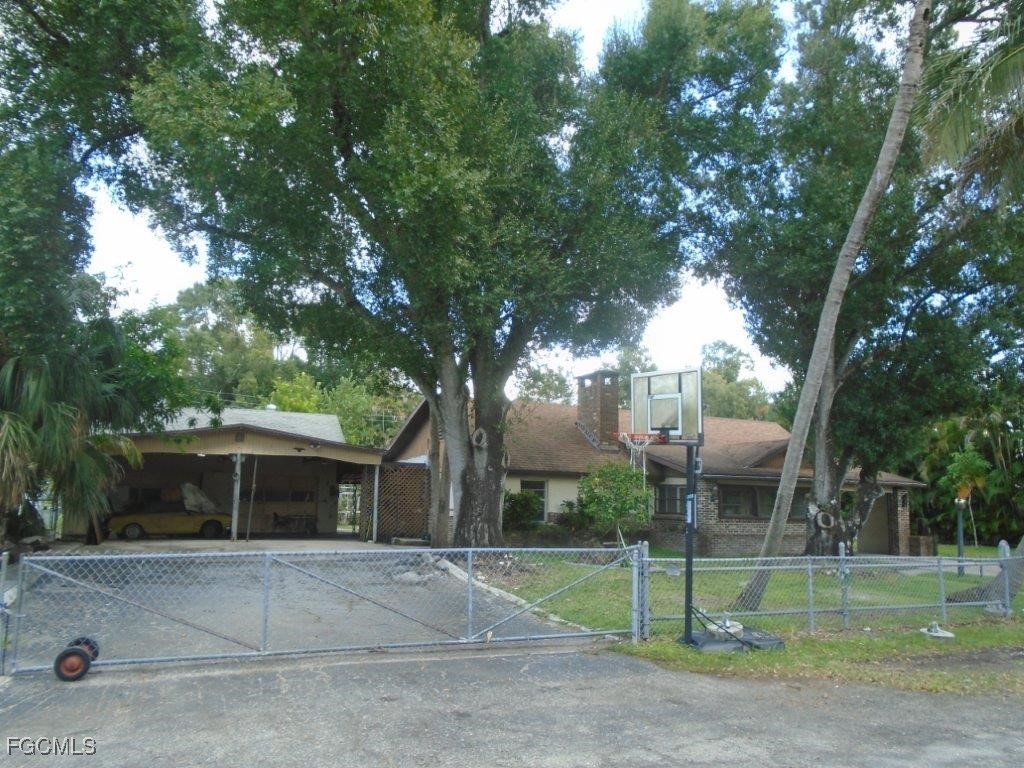 355 Kingston Drive S Fort Myers FL 33905 2025006830 image1