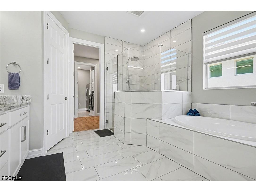 355 Spring Hill Lake Loop Cape Coral FL 33993 2026028069 image12