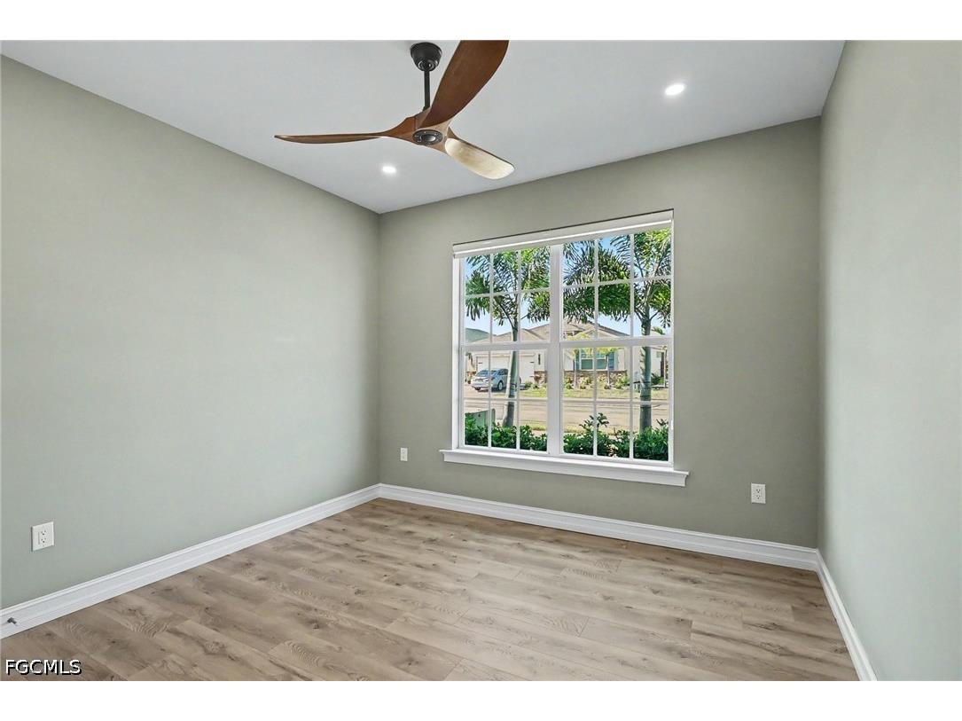 355 Spring Hill Lake Loop Cape Coral FL 33993 2026028069 image18