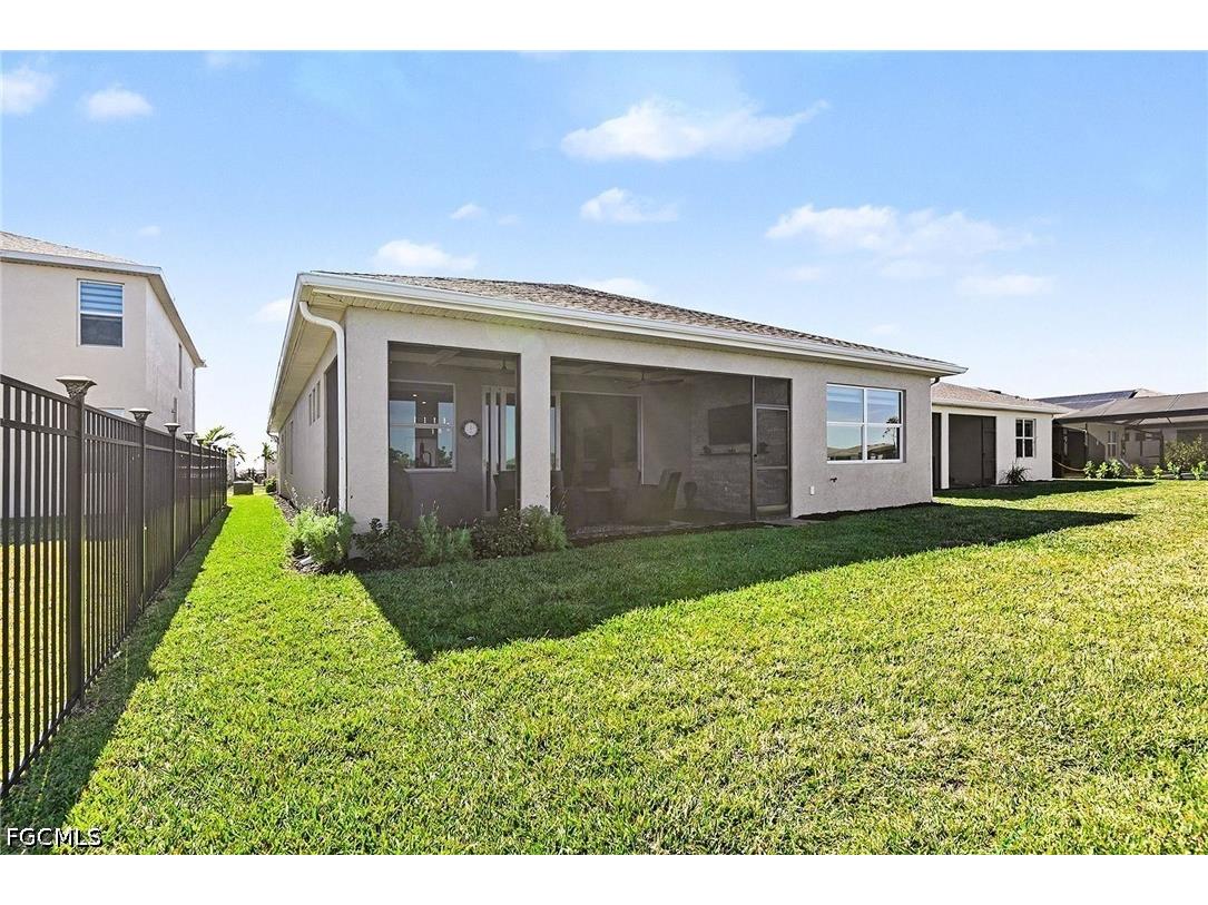 355 Spring Hill Lake Loop Cape Coral FL 33993 2026028069 image24