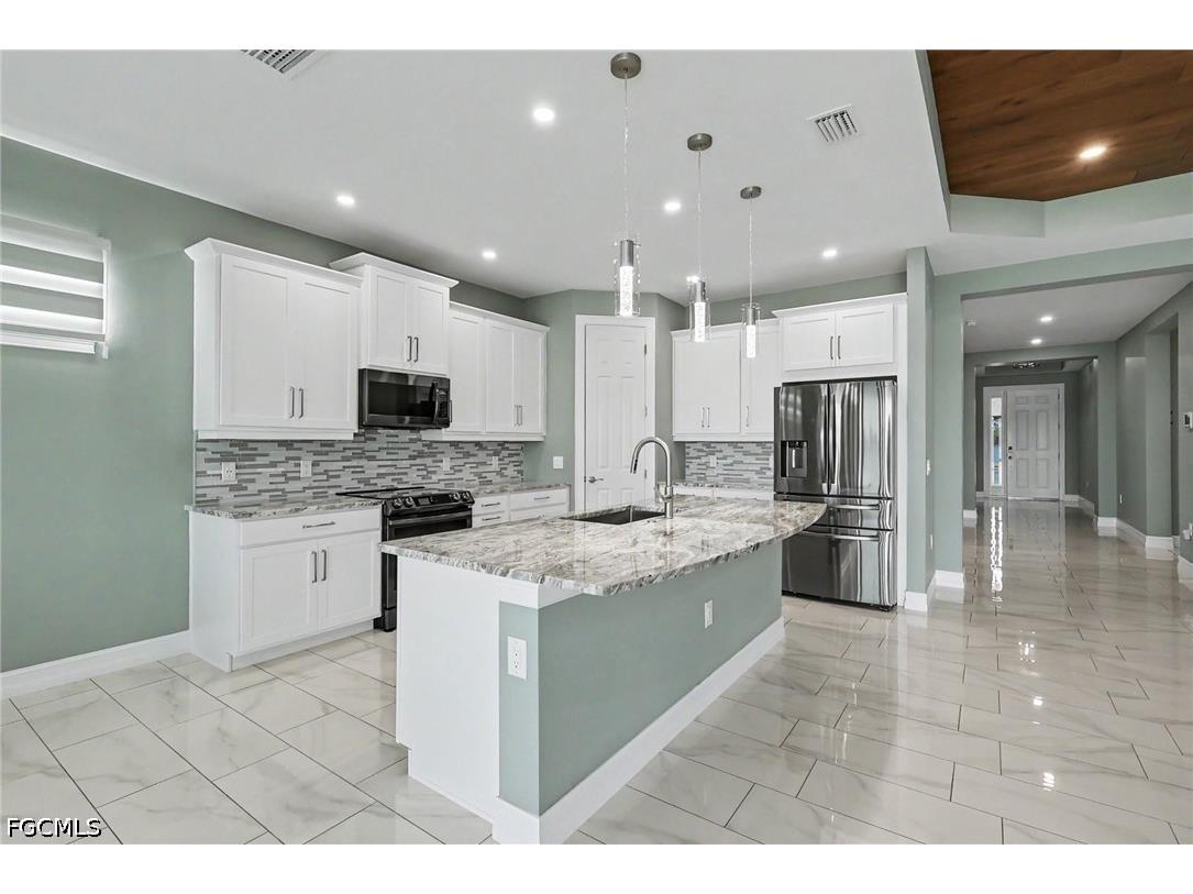 355 Spring Hill Lake Loop Cape Coral FL 33993 2026028069 image3