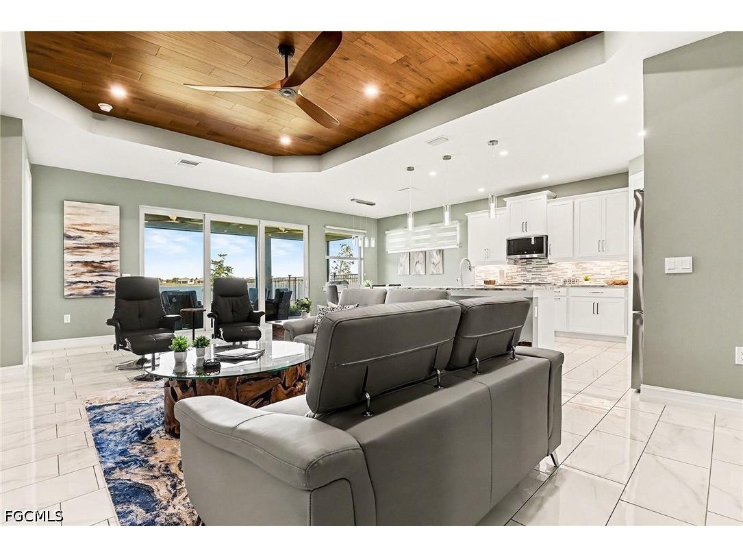 355 Spring Hill Lake Loop Cape Coral FL 33993 2026028069 image6
