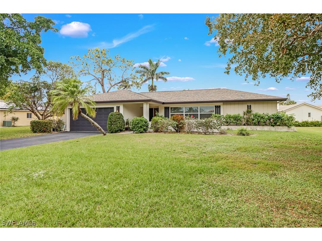 355 Valley Stream Circle Naples FL 34113 223007585 image1