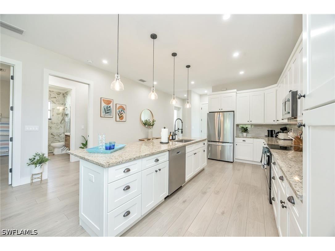 3552 Hibiscus Avenue Naples FL 34104 226017641 image7