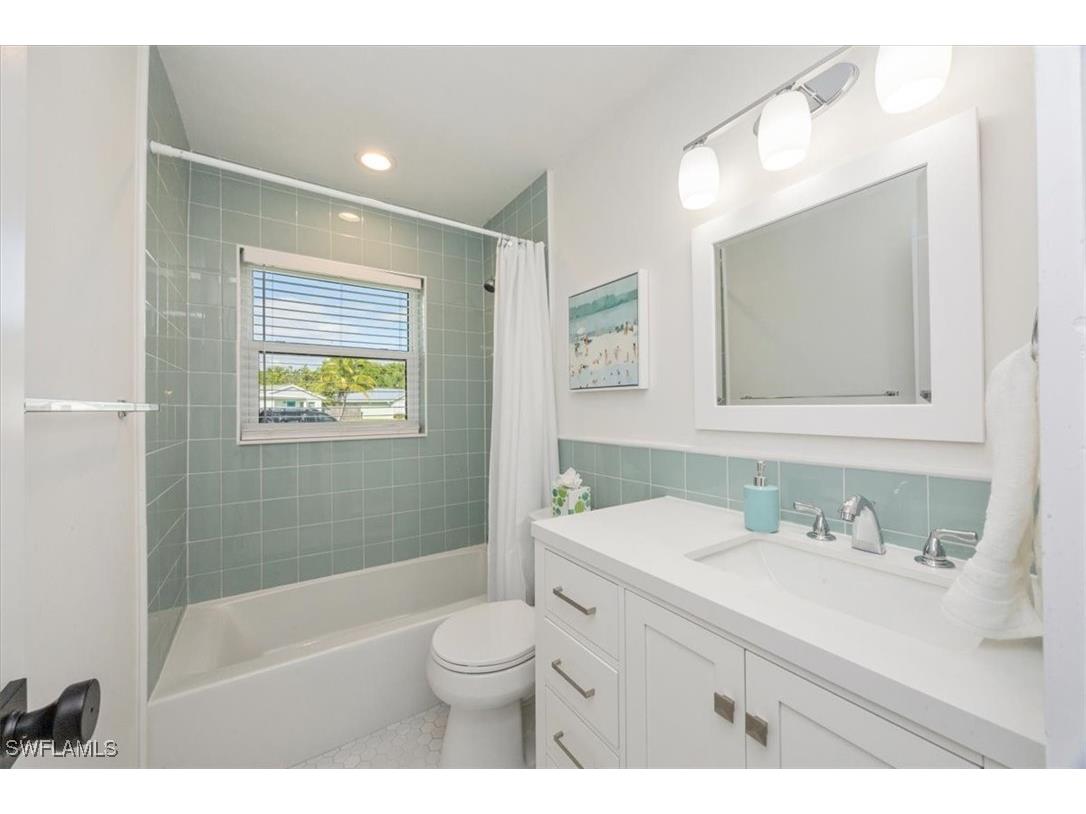 3560 Corana Way Naples FL 34105 225077366 image18