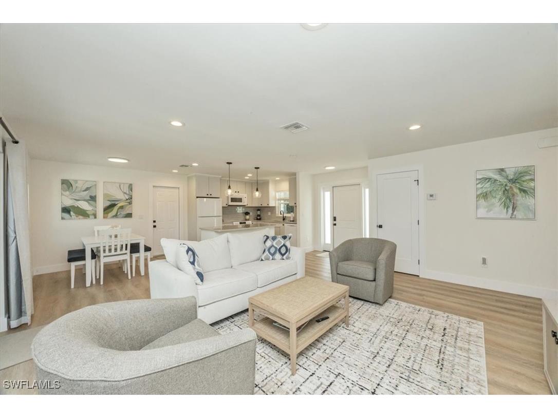 3560 Corana Way Naples FL 34105 225077366 image4