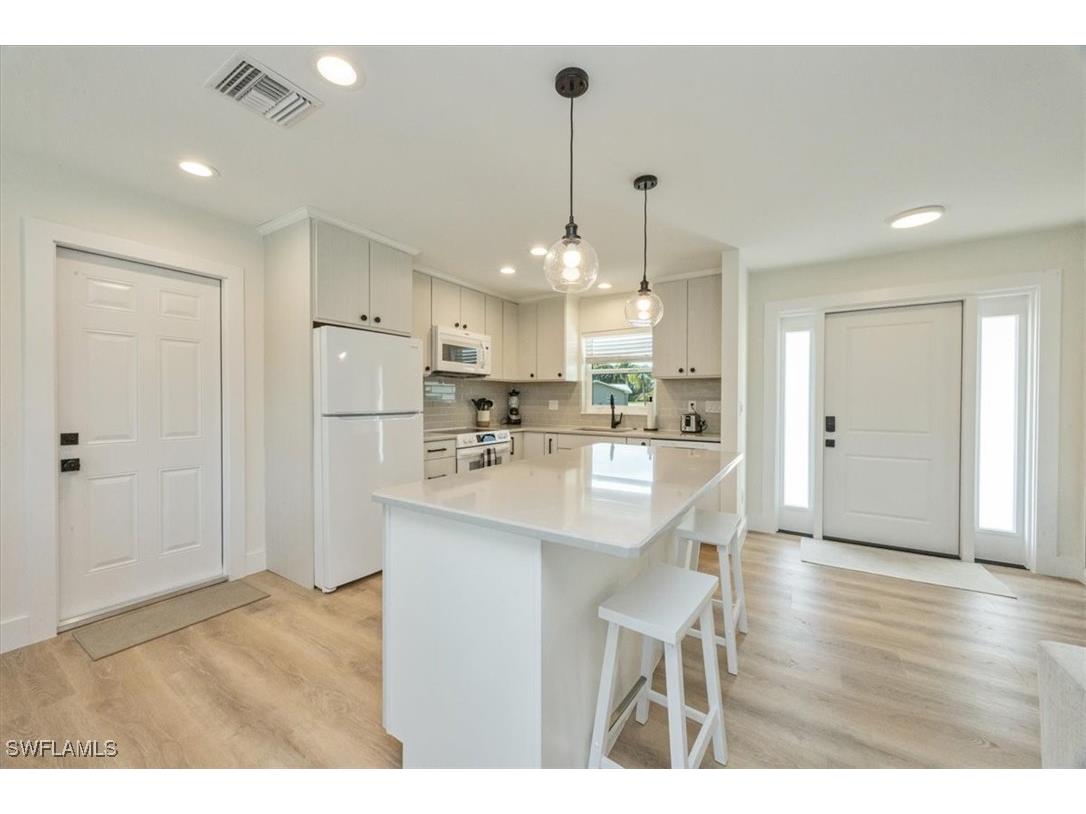 3560 Corana Way Naples FL 34105 225077366 image8