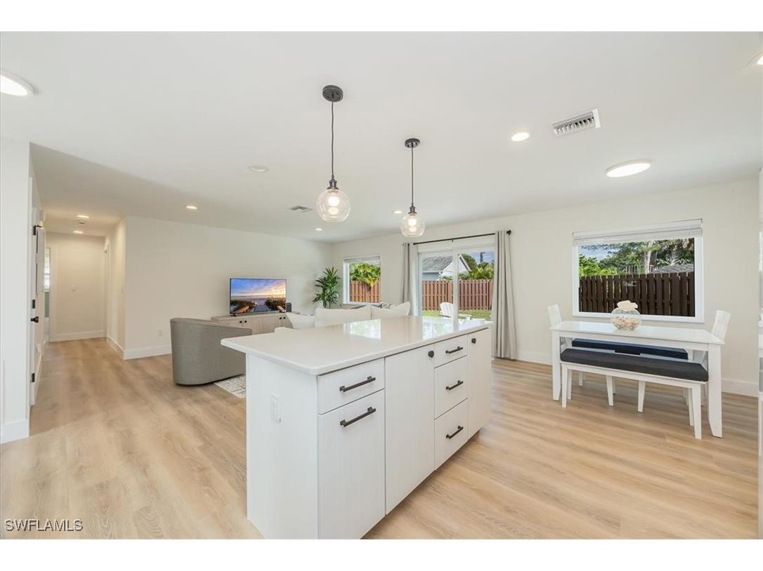 3560 Corana Way Naples FL 34105 225077366 image9