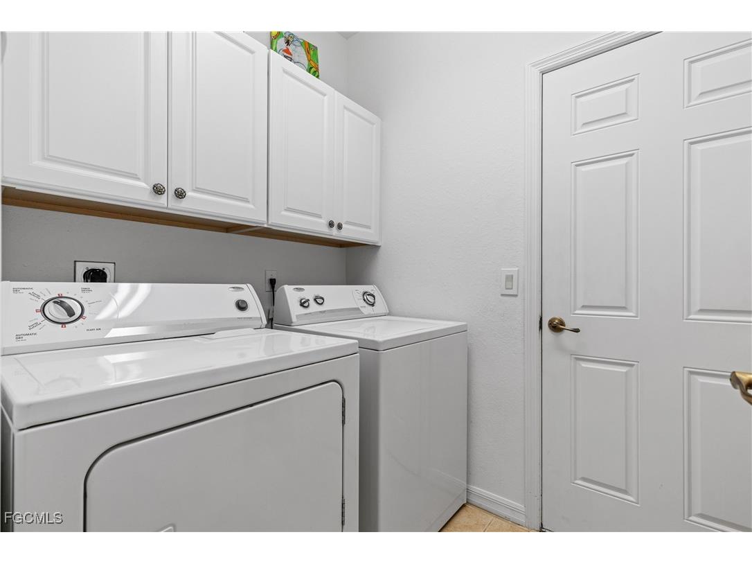 3569 Malagrotta Circle Cape Coral FL 33909 2025017864 image26